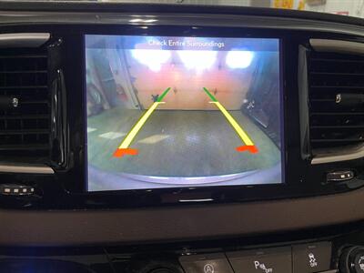 2018 Chrysler Pacifica Touring L   - Photo 12 - Saint Louis, MI 48880-9800