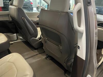 2018 Chrysler Pacifica Touring L   - Photo 20 - Saint Louis, MI 48880-9800