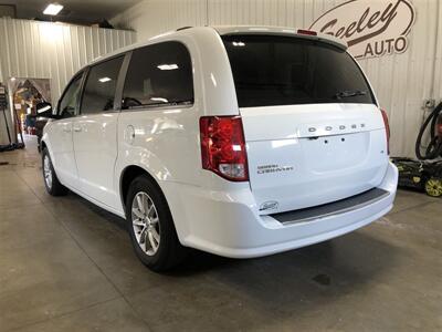 2019 Dodge Grand Caravan SXT   - Photo 3 - Saint Louis, MI 48880-9800