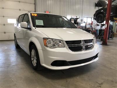 2019 Dodge Grand Caravan SXT   - Photo 4 - Saint Louis, MI 48880-9800