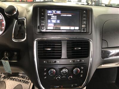 2019 Dodge Grand Caravan SXT   - Photo 12 - Saint Louis, MI 48880-9800