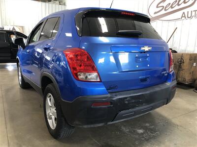 2016 Chevrolet Trax LS   - Photo 3 - Saint Louis, MI 48880-9800