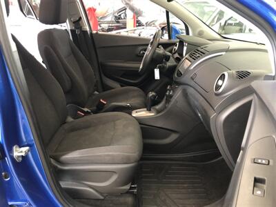 2016 Chevrolet Trax LS   - Photo 15 - Saint Louis, MI 48880-9800