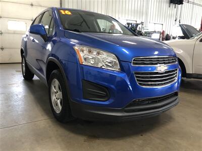 2016 Chevrolet Trax LS   - Photo 4 - Saint Louis, MI 48880-9800
