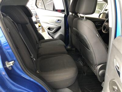 2016 Chevrolet Trax LS   - Photo 16 - Saint Louis, MI 48880-9800