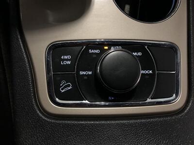 2015 Jeep Grand Cherokee Limited   - Photo 16 - Saint Louis, MI 48880-9800