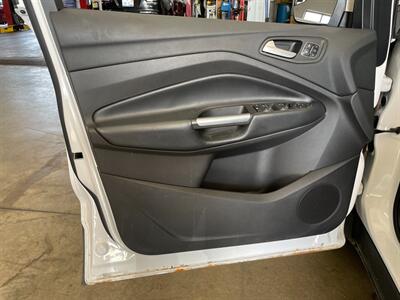 2019 Ford Escape Titanium - Photo 21 - Saint Louis, MI 48880-9800