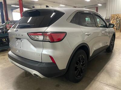2020 Ford Escape SE - Photo 6 - Saint Louis, MI 48880-9800