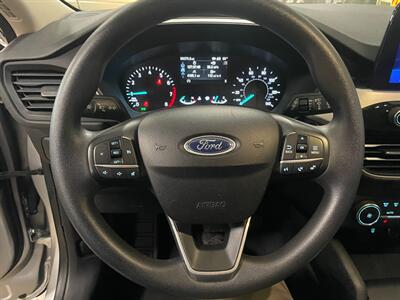 2020 Ford Escape SE - Photo 9 - Saint Louis, MI 48880-9800