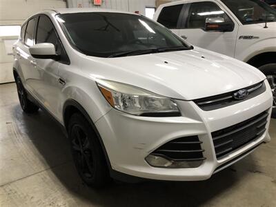 2016 Ford Escape SE   - Photo 4 - Saint Louis, MI 48880-9800