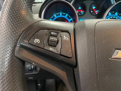 2014 Chevrolet Cruze LS Auto - Photo 10 - Saint Louis, MI 48880-9800