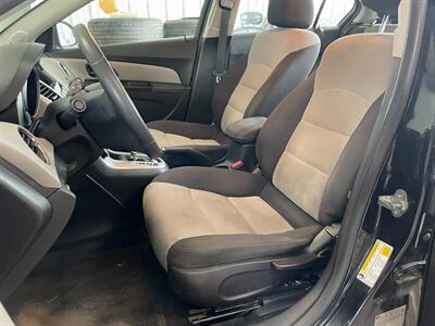 2014 Chevrolet Cruze LS Auto - Photo 14 - Saint Louis, MI 48880-9800