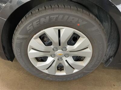 2014 Chevrolet Cruze LS Auto - Photo 21 - Saint Louis, MI 48880-9800