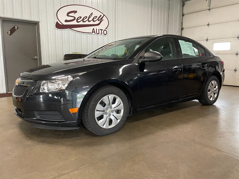 2014 Chevrolet Cruze LS Auto   - Photo 1 - Saint Louis, MI 48880-9800