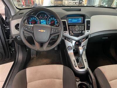 2014 Chevrolet Cruze LS Auto - Photo 8 - Saint Louis, MI 48880-9800