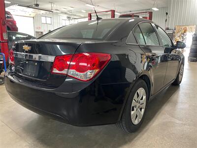 2014 Chevrolet Cruze LS Auto - Photo 6 - Saint Louis, MI 48880-9800