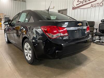 2014 Chevrolet Cruze LS Auto - Photo 3 - Saint Louis, MI 48880-9800