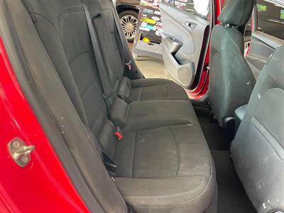 2018 Chevrolet Cruze LT Auto   - Photo 19 - Saint Louis, MI 48880-9800