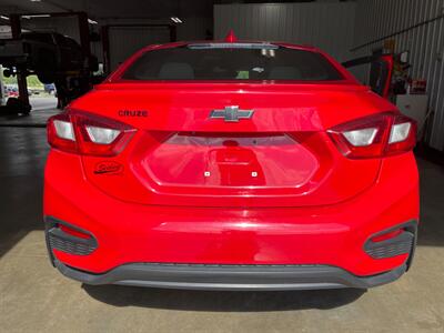 2018 Chevrolet Cruze LT Auto   - Photo 25 - Saint Louis, MI 48880-9800