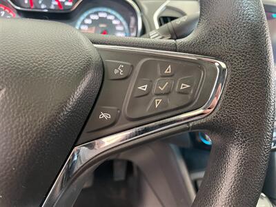 2018 Chevrolet Cruze LT Auto   - Photo 12 - Saint Louis, MI 48880-9800