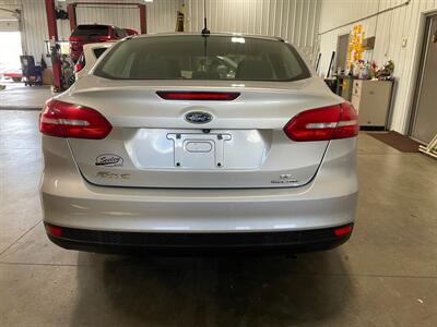 2016 Ford Focus SE - Photo 7 - Saint Louis, MI 48880-9800