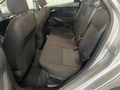 2016 Ford Focus SE - Photo 17 - Saint Louis, MI 48880-9800