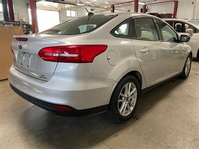 2016 Ford Focus SE - Photo 6 - Saint Louis, MI 48880-9800
