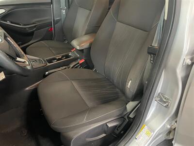 2016 Ford Focus SE - Photo 16 - Saint Louis, MI 48880-9800