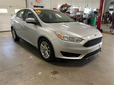 2016 Ford Focus SE - Photo 4 - Saint Louis, MI 48880-9800