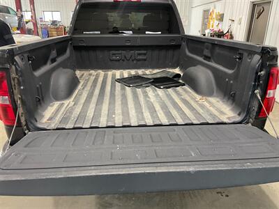 2014 GMC Sierra 1500 SLE   - Photo 9 - Saint Louis, MI 48880-9800