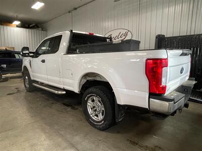 2017 Ford F-250 Super Duty XLT   - Photo 3 - Saint Louis, MI 48880-9800
