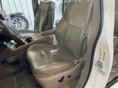 2016 Chrysler Town and Country Limited Platinum - Photo 14 - Saint Louis, MI 48880-9800