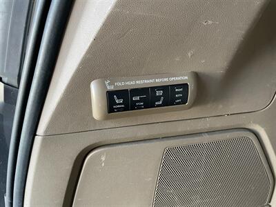2016 Chrysler Town and Country Limited Platinum - Photo 26 - Saint Louis, MI 48880-9800