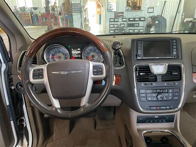 2016 Chrysler Town and Country Limited Platinum - Photo 8 - Saint Louis, MI 48880-9800
