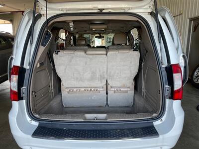 2016 Chrysler Town and Country Limited Platinum - Photo 7 - Saint Louis, MI 48880-9800