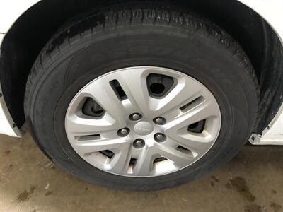 2015 Dodge Grand Caravan American Value Package   - Photo 22 - Saint Louis, MI 48880-9800