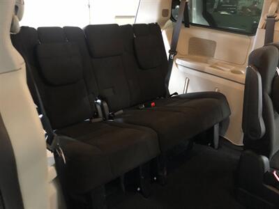 2015 Dodge Grand Caravan American Value Package   - Photo 18 - Saint Louis, MI 48880-9800