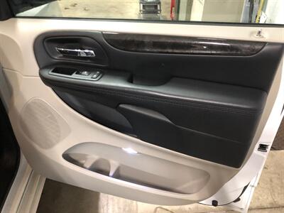 2015 Dodge Grand Caravan American Value Package   - Photo 21 - Saint Louis, MI 48880-9800