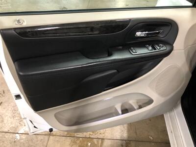 2015 Dodge Grand Caravan American Value Package   - Photo 20 - Saint Louis, MI 48880-9800