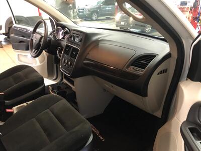 2015 Dodge Grand Caravan American Value Package   - Photo 19 - Saint Louis, MI 48880-9800