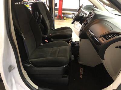 2015 Dodge Grand Caravan American Value Package   - Photo 16 - Saint Louis, MI 48880-9800