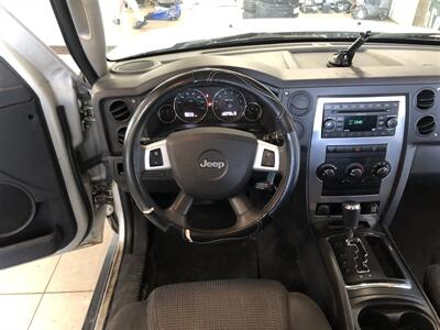 2008 Jeep Commander Sport   - Photo 8 - Saint Louis, MI 48880-9800
