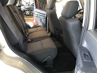2008 Jeep Commander Sport   - Photo 17 - Saint Louis, MI 48880-9800