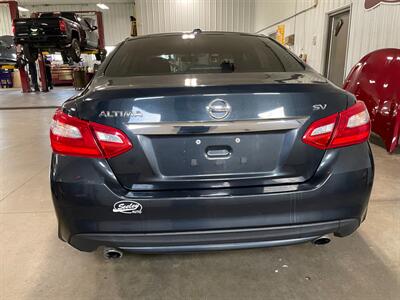 2016 Nissan Altima 2.5 SV - Photo 6 - Saint Louis, MI 48880-9800