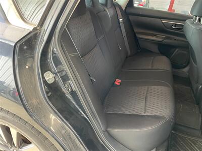 2016 Nissan Altima 2.5 SV - Photo 22 - Saint Louis, MI 48880-9800