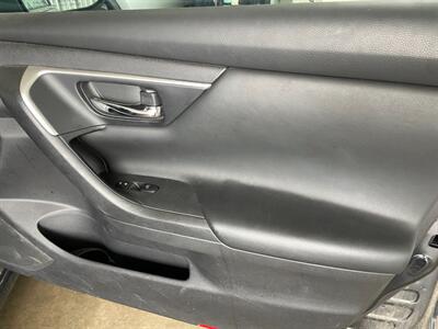 2016 Nissan Altima 2.5 SV - Photo 24 - Saint Louis, MI 48880-9800