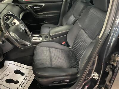 2016 Nissan Altima 2.5 SV - Photo 17 - Saint Louis, MI 48880-9800