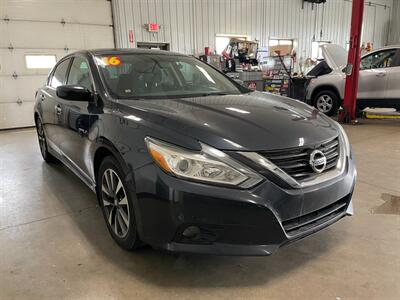2016 Nissan Altima 2.5 SV - Photo 5 - Saint Louis, MI 48880-9800