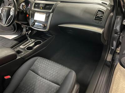 2016 Nissan Altima 2.5 SV - Photo 21 - Saint Louis, MI 48880-9800
