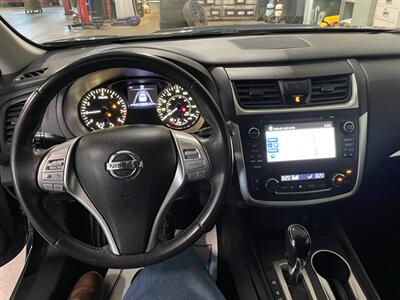 2016 Nissan Altima 2.5 SV - Photo 7 - Saint Louis, MI 48880-9800